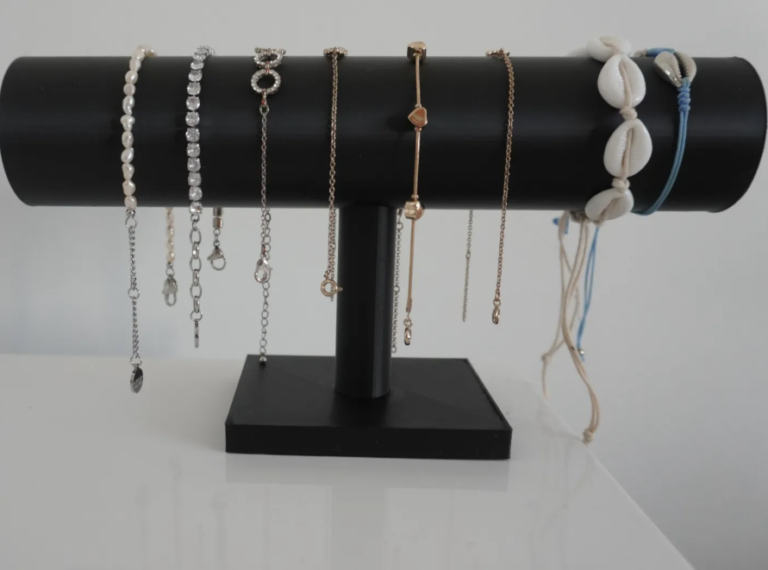 Exhibidor de pulseras minimalista